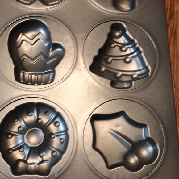 Sweet Creations Christmas Cookies Pan - Picture 4 of 8